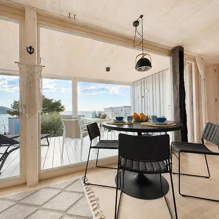 Willa Buqez Eco - House 17 - Seaview Drage